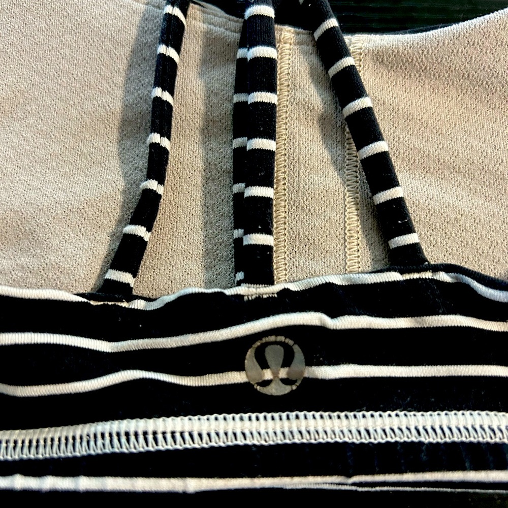 Women’s Lululemon Athletica free to be wild sports bra.